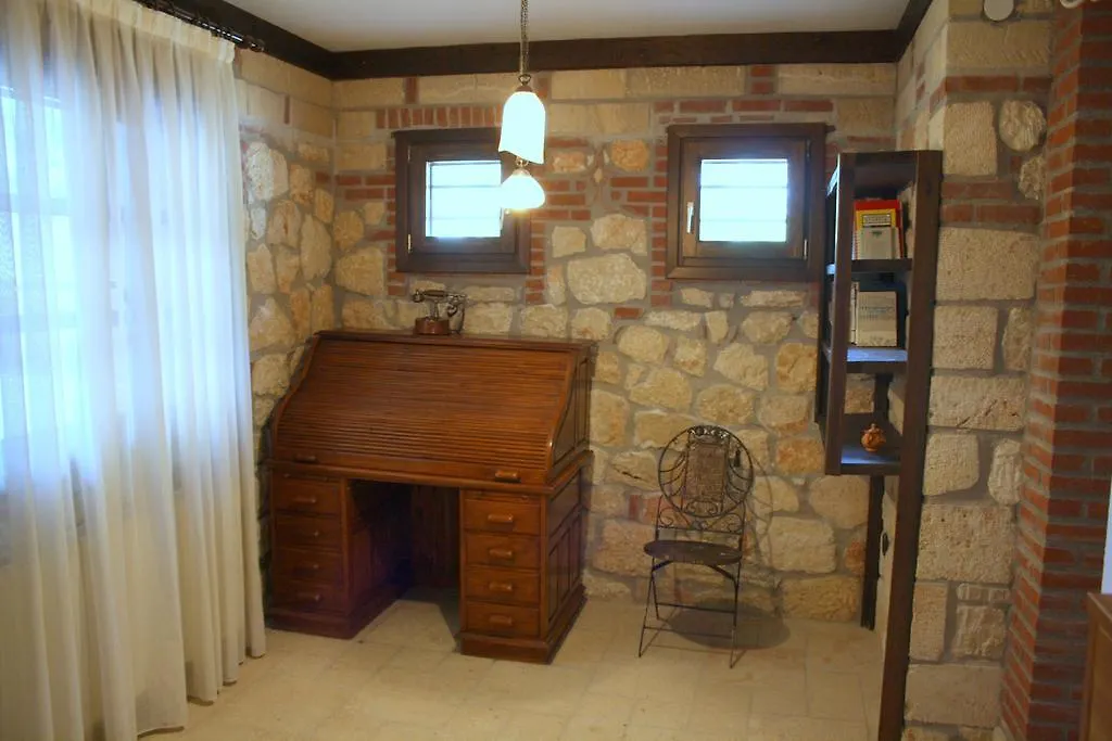 בית נופש הוילה Ormília Top Stone House Sokrates
